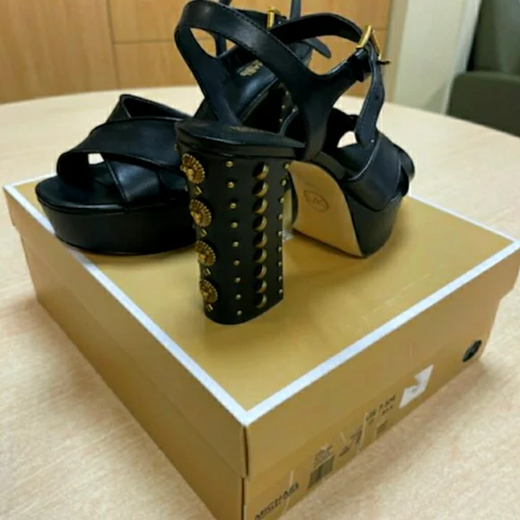 Shoes - Picture 2 of 2